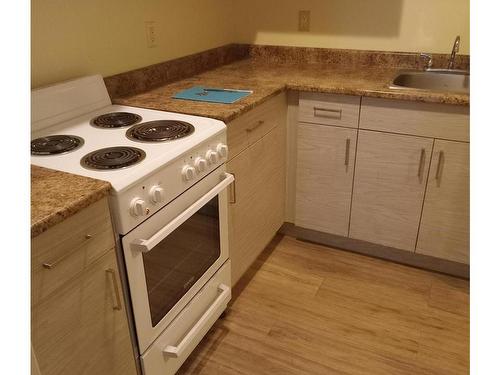 3824 Carey Rd, Saanich, BC - Indoor Photo Showing Kitchen