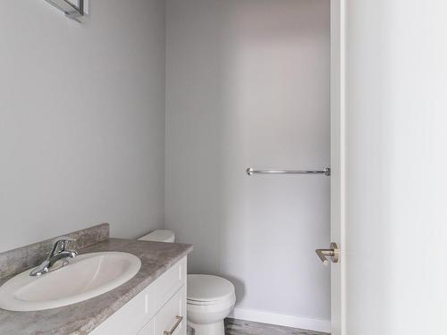 531 Kennedy St, Nanaimo, BC - Indoor Photo Showing Bathroom