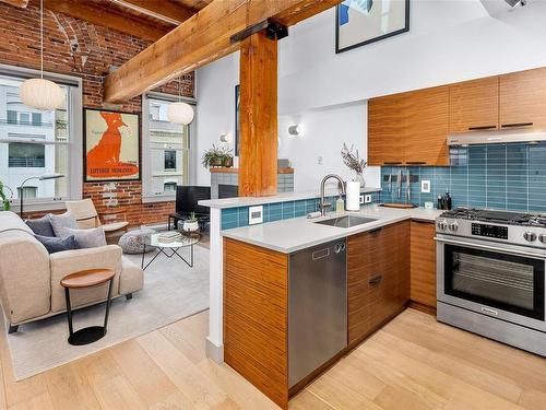 317-599 Pandora Ave, Victoria, BC - Indoor Photo Showing Kitchen