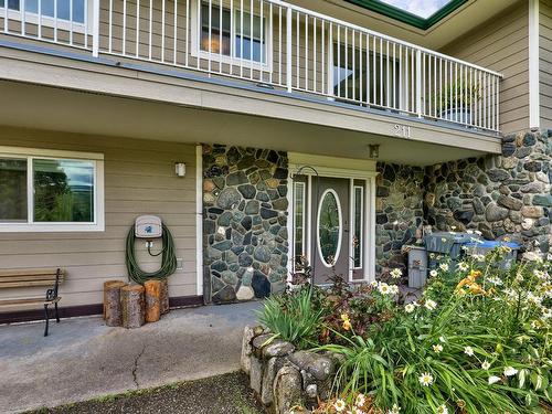 211 Blueberry Place, Kamloops, BC - Outdoor With Exterior