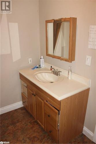 77 Lewis Street, Belleville, ON - Indoor Photo Showing Bathroom