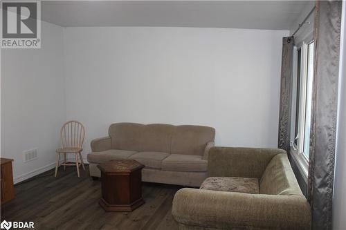 77 Lewis Street, Belleville, ON - Indoor Photo Showing Living Room