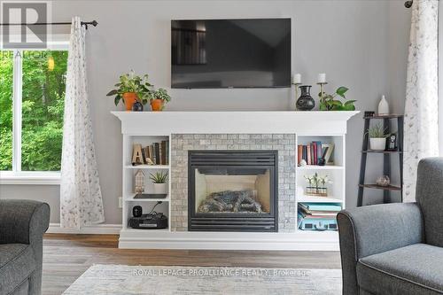 16 Oak Ridge Drive, Quinte West, ON - Indoor Photo Showing Living Room With Fireplace