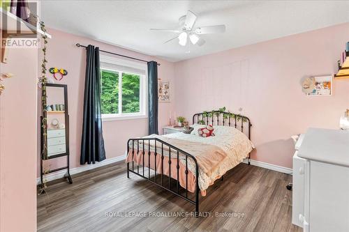 16 Oak Ridge Drive, Quinte West, ON - Indoor Photo Showing Bedroom