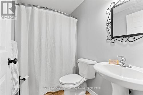 16 Oak Ridge Drive, Quinte West, ON - Indoor Photo Showing Bathroom