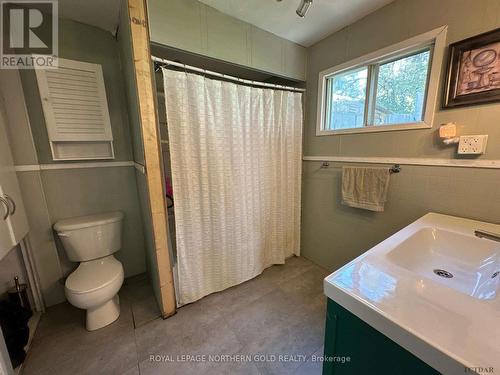 638 Government Road W, Kirkland Lake, ON - Indoor Photo Showing Bathroom