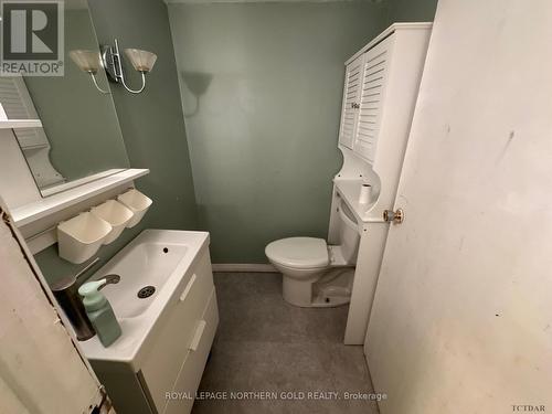 638 Government Road W, Kirkland Lake, ON - Indoor Photo Showing Bathroom