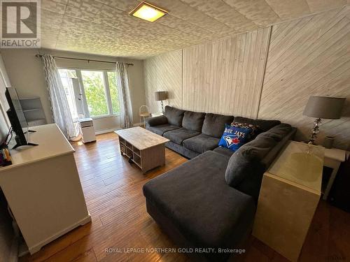 638 Government Road W, Kirkland Lake, ON - Indoor Photo Showing Living Room