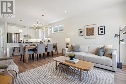 7 Beachwalk Crescent, Fort Erie, ON - Indoor Photo Showing Living Room