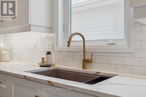 7 Beachwalk Crescent, Fort Erie, ON - Indoor Photo Showing Kitchen