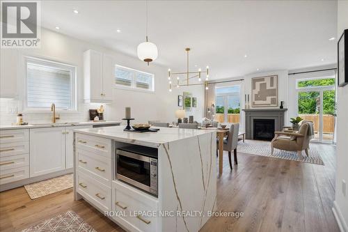 7 Beachwalk Crescent, Fort Erie, ON - Indoor Photo Showing Kitchen With Upgraded Kitchen