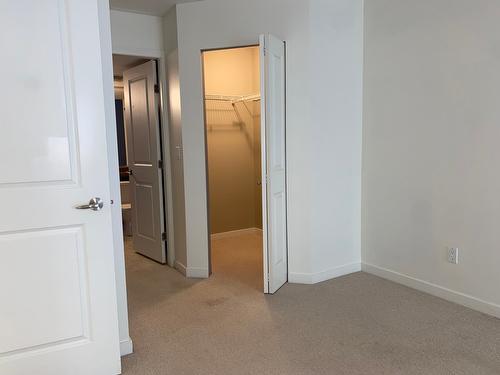 203-563 Yates Road, Kelowna, BC - Indoor Photo Showing Other Room