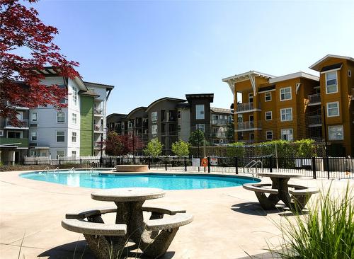 203-563 Yates Road, Kelowna, BC - Outdoor With In Ground Pool