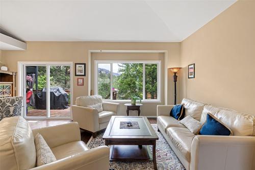 32-2210 Horizon Drive, West Kelowna, BC - Indoor Photo Showing Living Room