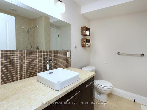 2622 Crystalburn Ave, Mississauga, ON - Indoor Photo Showing Bathroom