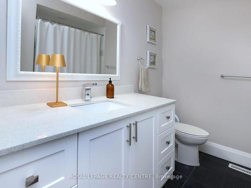 2622 Crystalburn Ave, Mississauga, ON - Indoor Photo Showing Bathroom