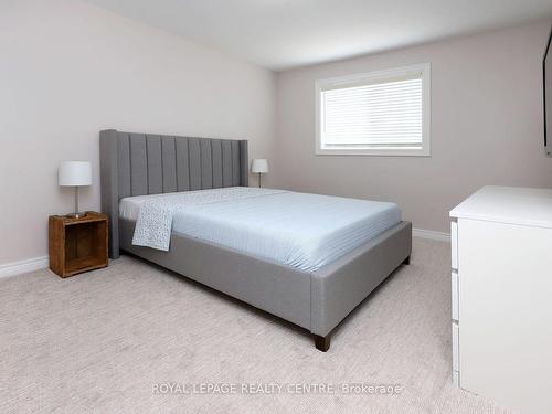 2622 Crystalburn Ave, Mississauga, ON - Indoor Photo Showing Bedroom