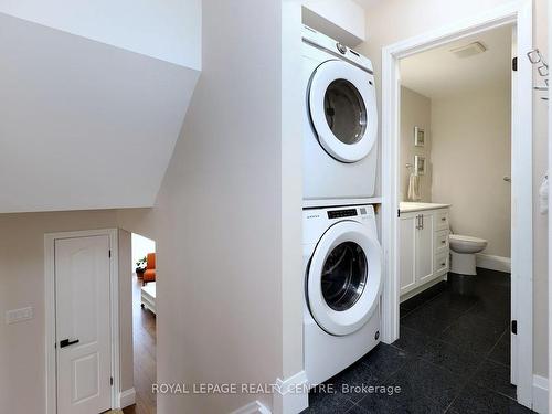 2622 Crystalburn Ave, Mississauga, ON - Indoor Photo Showing Laundry Room