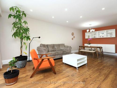 2622 Crystalburn Ave, Mississauga, ON - Indoor Photo Showing Living Room