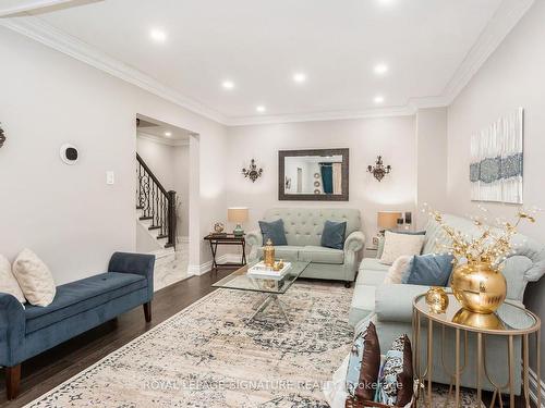 87 Fleetwood Cres, Brampton, ON - Indoor Photo Showing Living Room