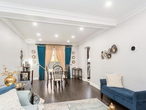 87 Fleetwood Cres, Brampton, ON - Indoor Photo Showing Living Room