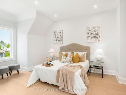 1306 Tansley Dr, Oakville, ON - Indoor Photo Showing Bedroom