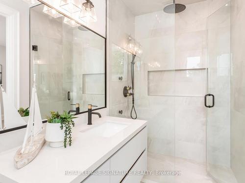 1306 Tansley Dr, Oakville, ON - Indoor Photo Showing Bathroom