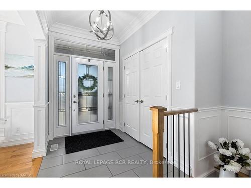 37 Grayview Dr, Grey Highlands, ON - Indoor Photo Showing Other Room