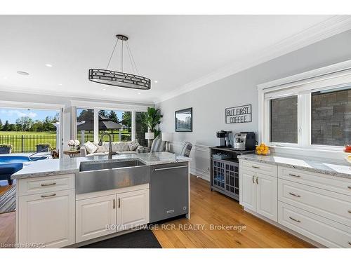 37 Grayview Dr, Grey Highlands, ON - Indoor Photo Showing Kitchen