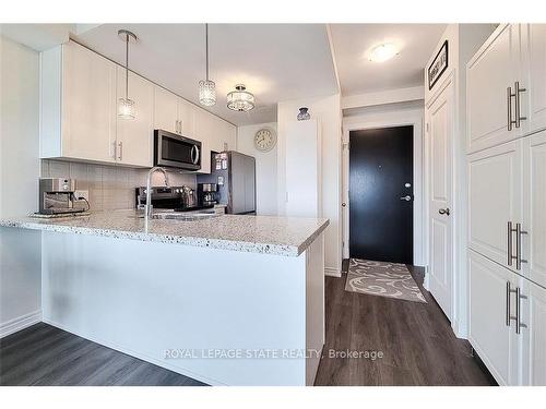 515-2750 King St E, Hamilton, ON - Indoor Photo Showing Kitchen With Upgraded Kitchen