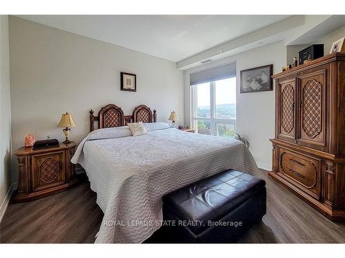 515-2750 King St E, Hamilton, ON - Indoor Photo Showing Bedroom