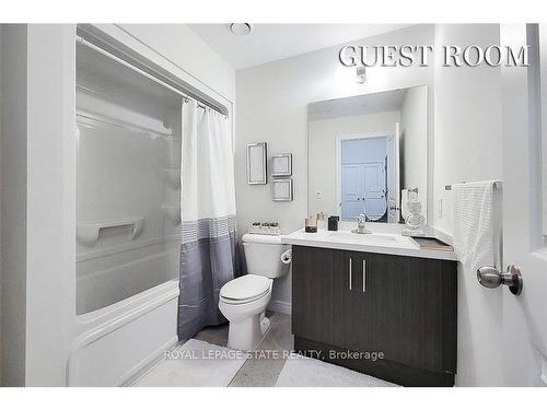 515-2750 King St E, Hamilton, ON - Indoor Photo Showing Bathroom