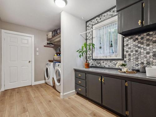 Powder room - 13 Rue De Sagard, Gatineau (Gatineau), QC - Indoor Photo Showing Laundry Room