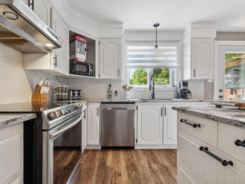 Cuisine - 13 Rue De Sagard, Gatineau (Gatineau), QC - Indoor Photo Showing Kitchen With Upgraded Kitchen