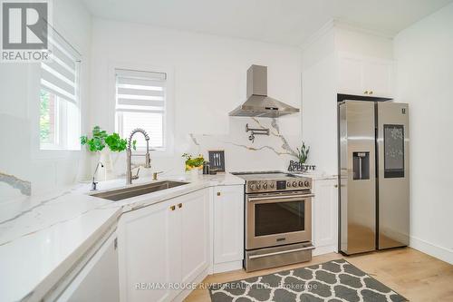 60 Monique Crescent, Barrie (East Bayfield), ON - Indoor Photo Showing Kitchen