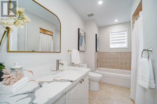 60 Monique Crescent, Barrie (East Bayfield), ON - Indoor Photo Showing Bathroom