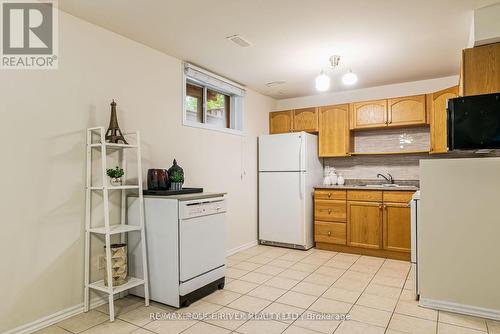 60 Monique Crescent, Barrie (East Bayfield), ON - Indoor Photo Showing Kitchen