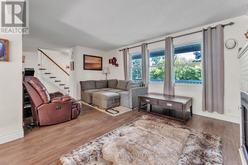 12 Mccabe Street, Greater Napanee, ON - Indoor Photo Showing Living Room