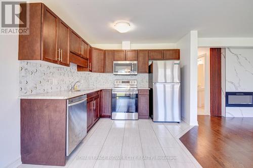 4364 Shuttleworth Drive, Niagara Falls, ON - Indoor Photo Showing Kitchen With Double Sink