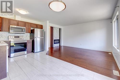 4364 Shuttleworth Drive, Niagara Falls, ON - Indoor Photo Showing Kitchen