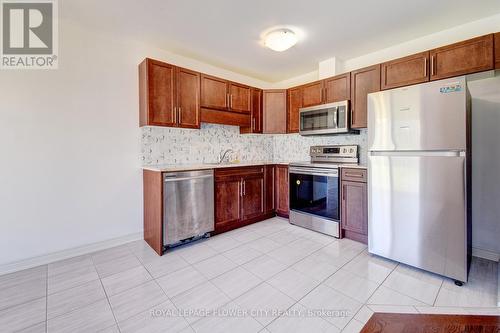 4364 Shuttleworth Drive, Niagara Falls, ON - Indoor Photo Showing Kitchen