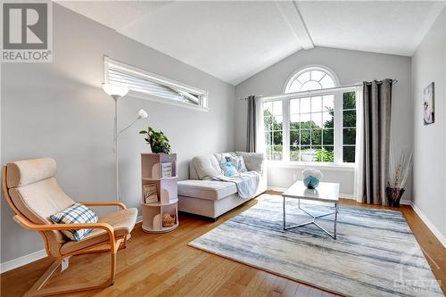 Cozy family room with beautiful view - 31 Forillon Crescent, Ottawa, ON - Indoor Photo Showing Living Room