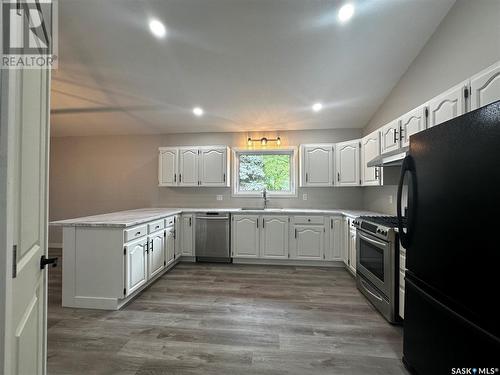 160 Sunset Drive S, Yorkton, SK - Indoor Photo Showing Kitchen