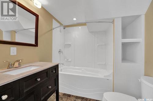 1664 Montreal Street, Regina, SK - Indoor Photo Showing Bathroom