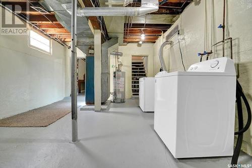 1664 Montreal Street, Regina, SK - Indoor Photo Showing Laundry Room