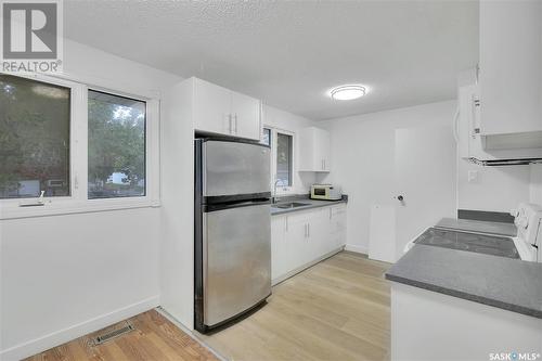 183 Magee Crescent, Regina, SK - Indoor Photo Showing Kitchen