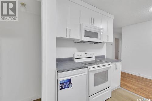 183 Magee Crescent, Regina, SK - Indoor Photo Showing Kitchen