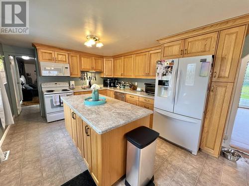 2959 Dragon Lake Road, Quesnel, BC - Indoor Photo Showing Kitchen With Double Sink