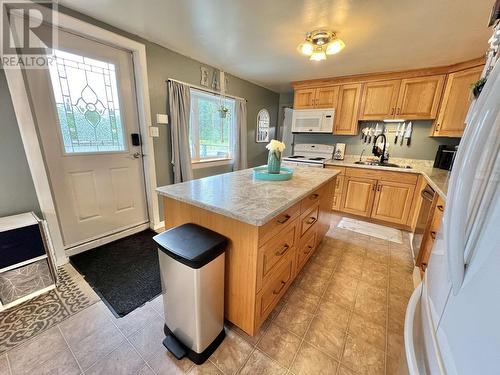 2959 Dragon Lake Road, Quesnel, BC - Indoor Photo Showing Kitchen