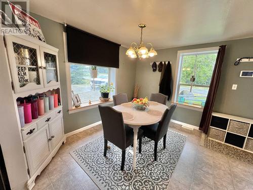 2959 Dragon Lake Road, Quesnel, BC - Indoor Photo Showing Dining Room